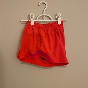 Lululemon 2.5 hotty hot shorts